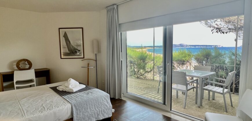 Superb villa on the sea front in Begur