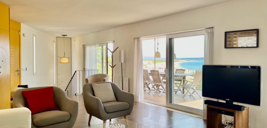 Superb villa on the sea front in Begur