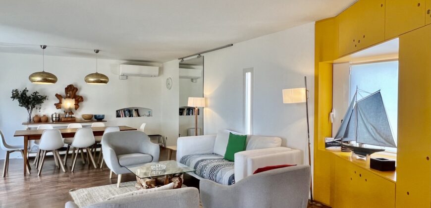 Superb villa on the sea front in Begur