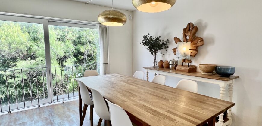 Superb villa on the sea front in Begur