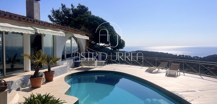 Superbe propriété située dans le prestigieux quartier Santa María de Llorell