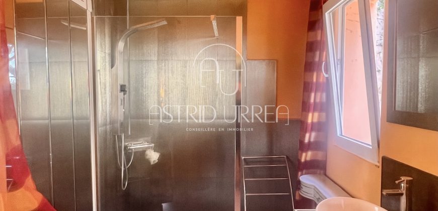 Superbe propriété située dans le prestigieux quartier Santa María de Llorell