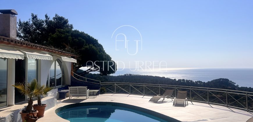 Superbe propriété située dans le prestigieux quartier Santa María de Llorell