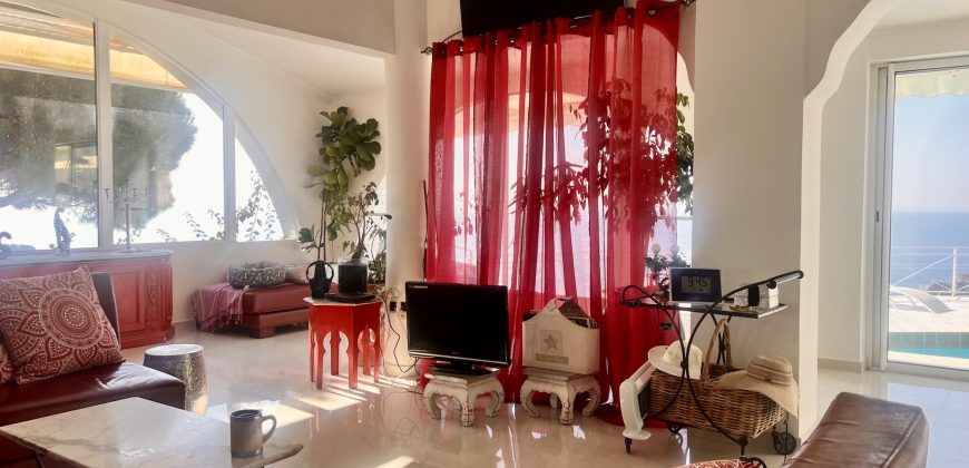 Superbe propriété située dans le prestigieux quartier Santa María de Llorell