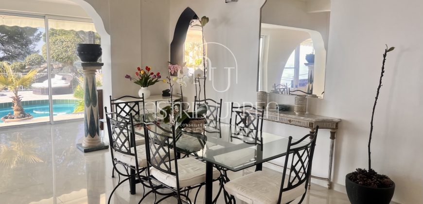 Superbe propriété située dans le prestigieux quartier Santa María de Llorell