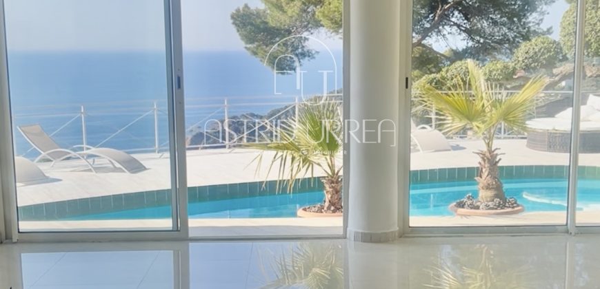 Superbe propriété située dans le prestigieux quartier Santa María de Llorell