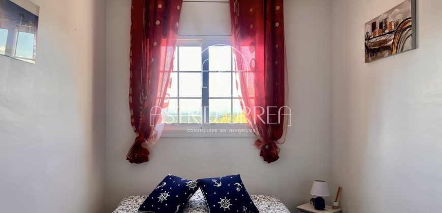 Villa two-family dwelling