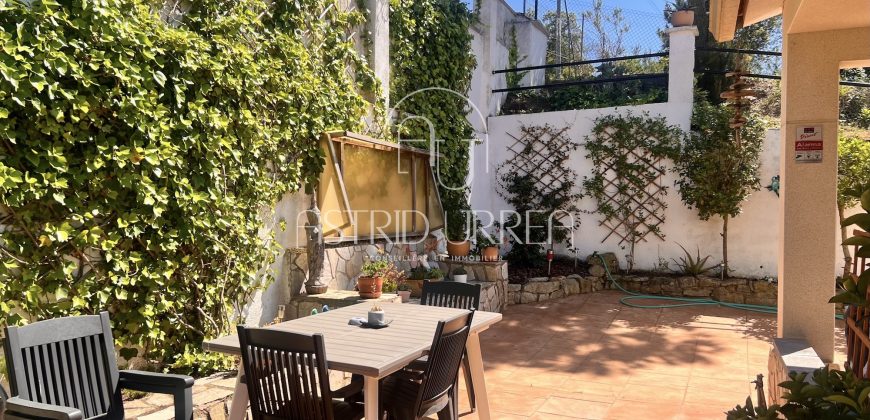 Villa two-family dwelling