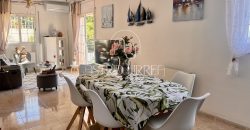 Villa two-family dwelling