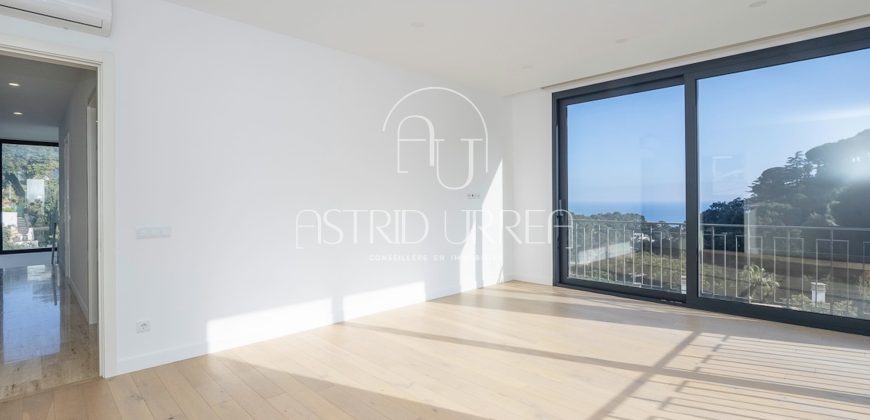 Villa contemporaine avec vue mer panoramique à Santa Maria de Llorell, Tossa de Mar