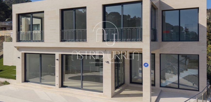 Villa contemporaine avec vue mer panoramique à Santa Maria de Llorell, Tossa de Mar
