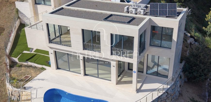 Villa contemporaine avec vue mer panoramique à Santa Maria de Llorell, Tossa de Mar