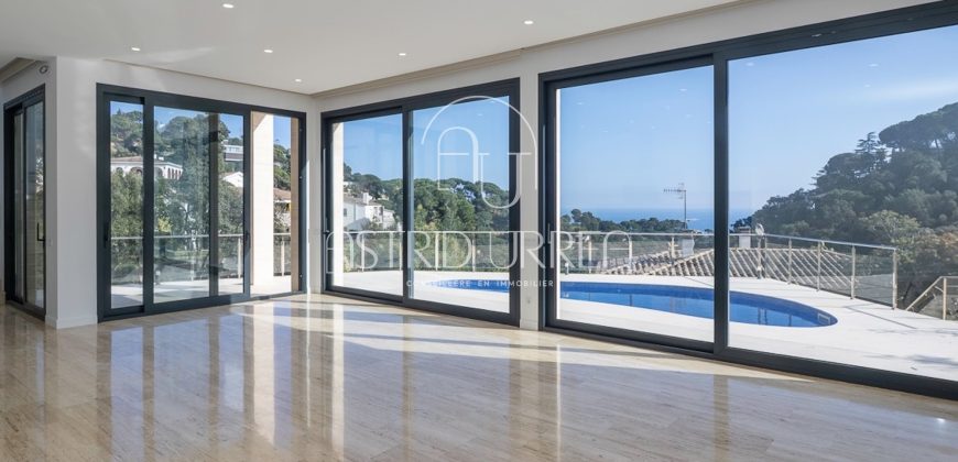 Villa contemporaine avec vue mer panoramique à Santa Maria de Llorell, Tossa de Mar