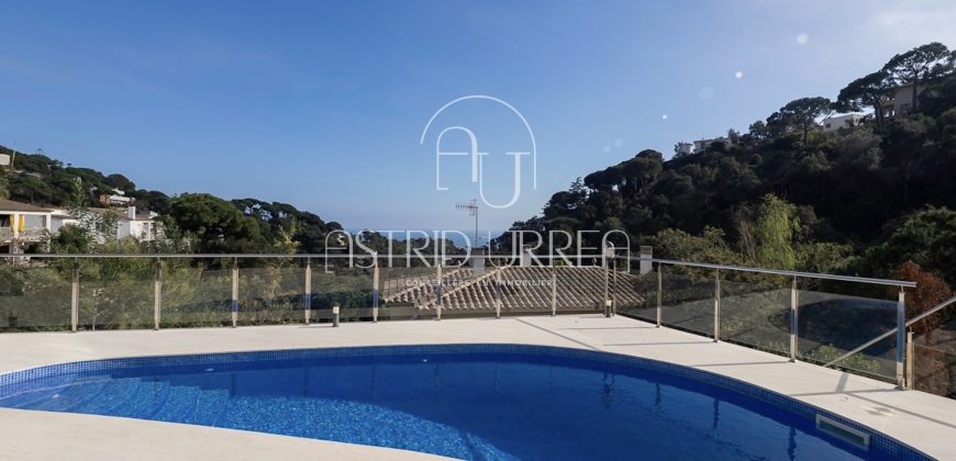 Villa contemporaine avec vue mer panoramique à Santa Maria de Llorell, Tossa de Mar