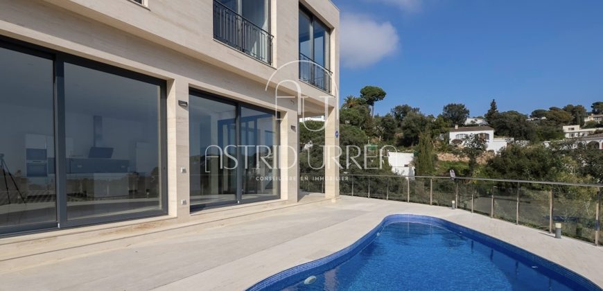 Villa contemporaine avec vue mer panoramique à Santa Maria de Llorell, Tossa de Mar