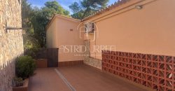 Grande maison avec piscine, vue sur la mer et plus de 2.200 m2 de terrain