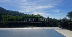 Grande maison avec piscine, vue sur la mer et plus de 2.200 m2 de terrain