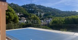 Grande maison avec piscine, vue sur la mer et plus de 2.200 m2 de terrain