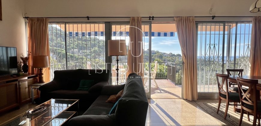 Grande maison avec piscine, vue sur la mer et plus de 2.200 m2 de terrain